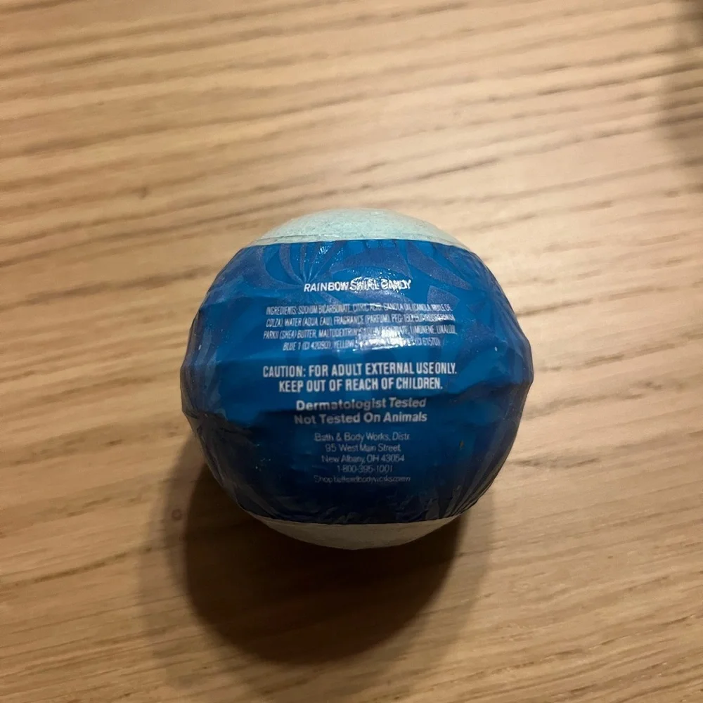 Bath & Body Works Bath Fizzy.. Rainbow Swirl Candy.